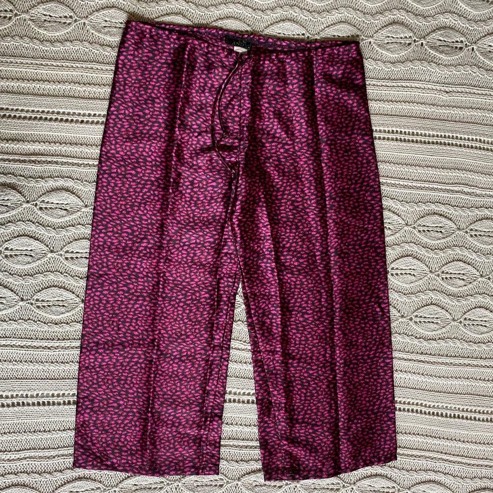 Black & pink cheetah print capris